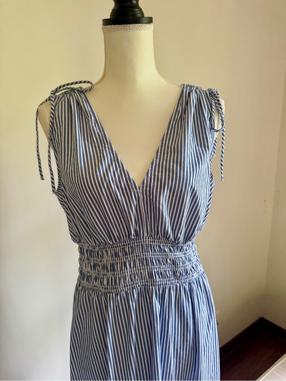 Old Navy Blue and White Striped Tie-Shoulder V-Neck Midi Dress - Picture 2 of 10